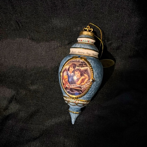 Bradford Editions, Close at Heart sister Bulb - Picture 1 of 5